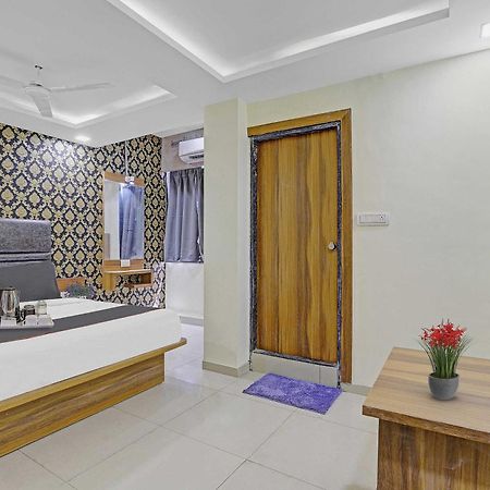 POP 89548 Hotel Hill View Vadodara Buitenkant foto