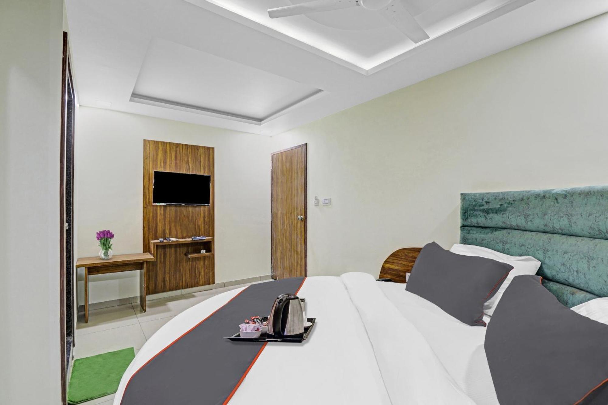 POP 89548 Hotel Hill View Vadodara Buitenkant foto
