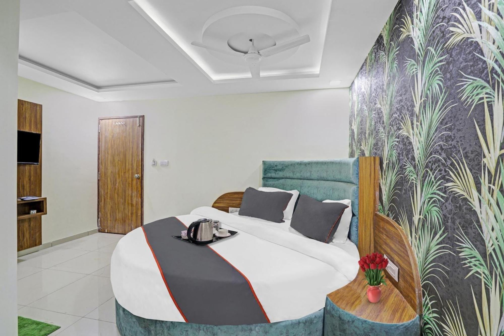 POP 89548 Hotel Hill View Vadodara Buitenkant foto