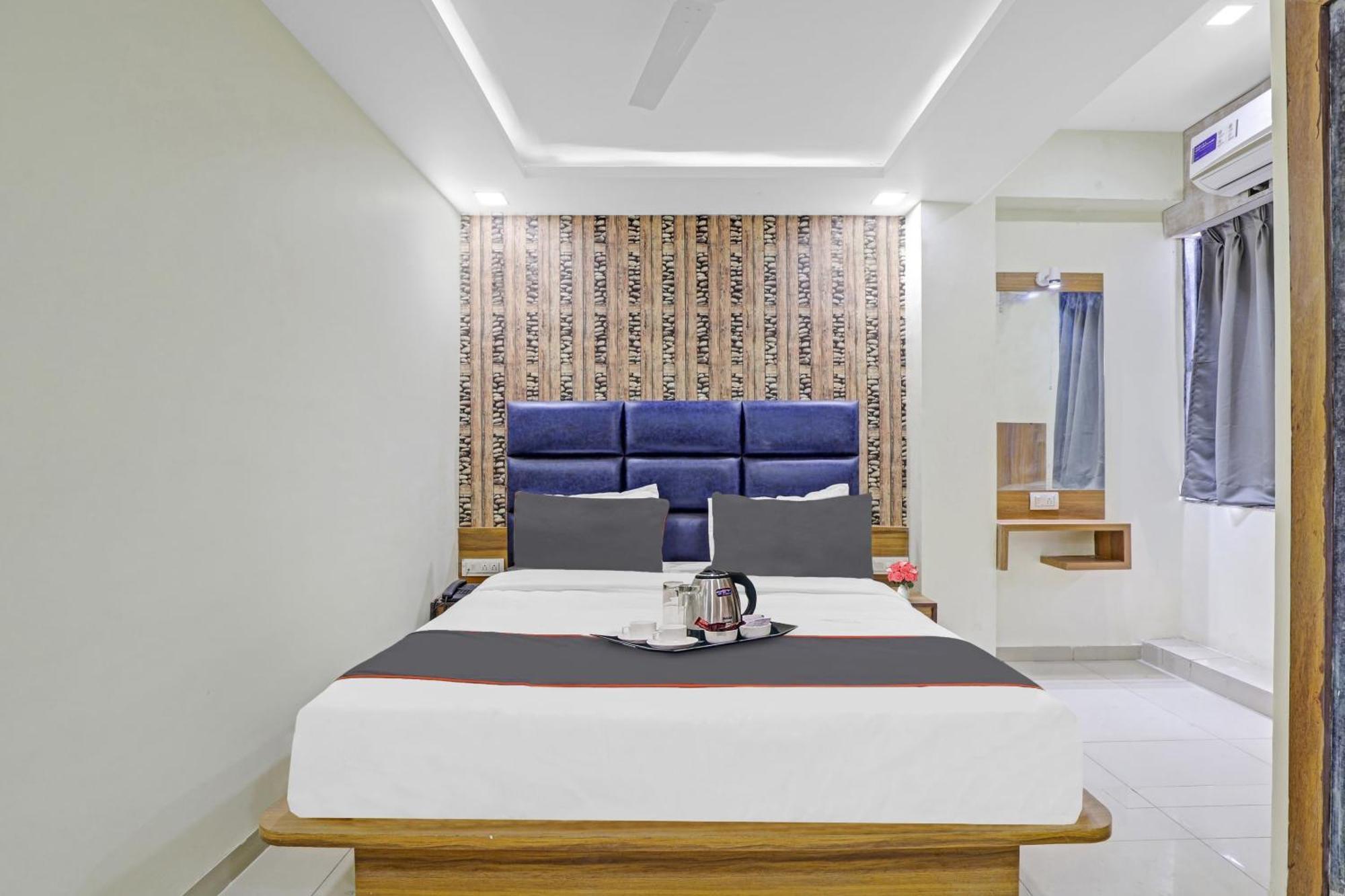 POP 89548 Hotel Hill View Vadodara Buitenkant foto