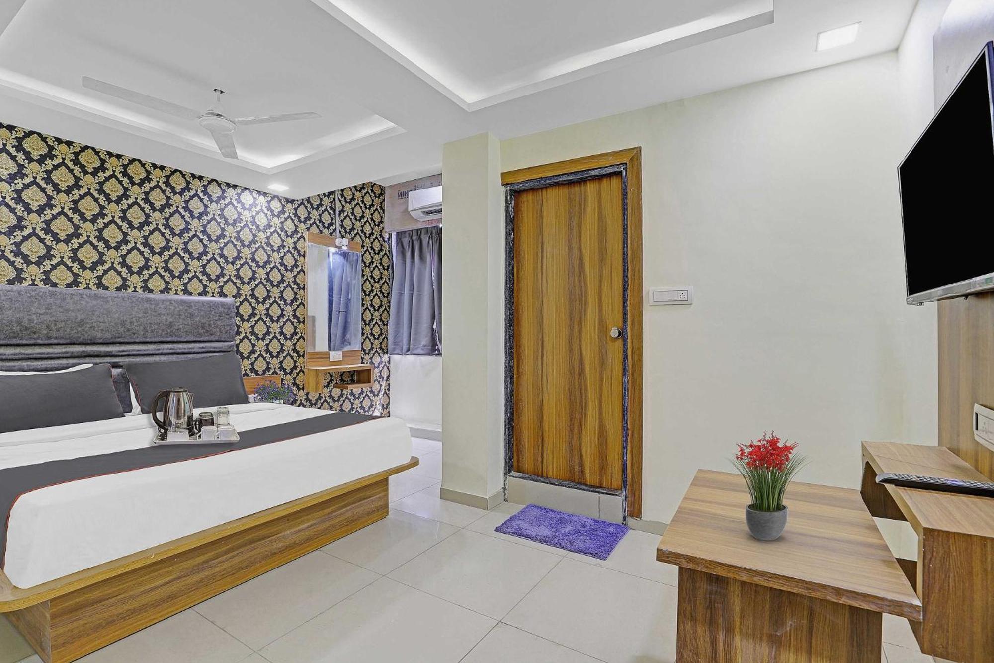 POP 89548 Hotel Hill View Vadodara Buitenkant foto