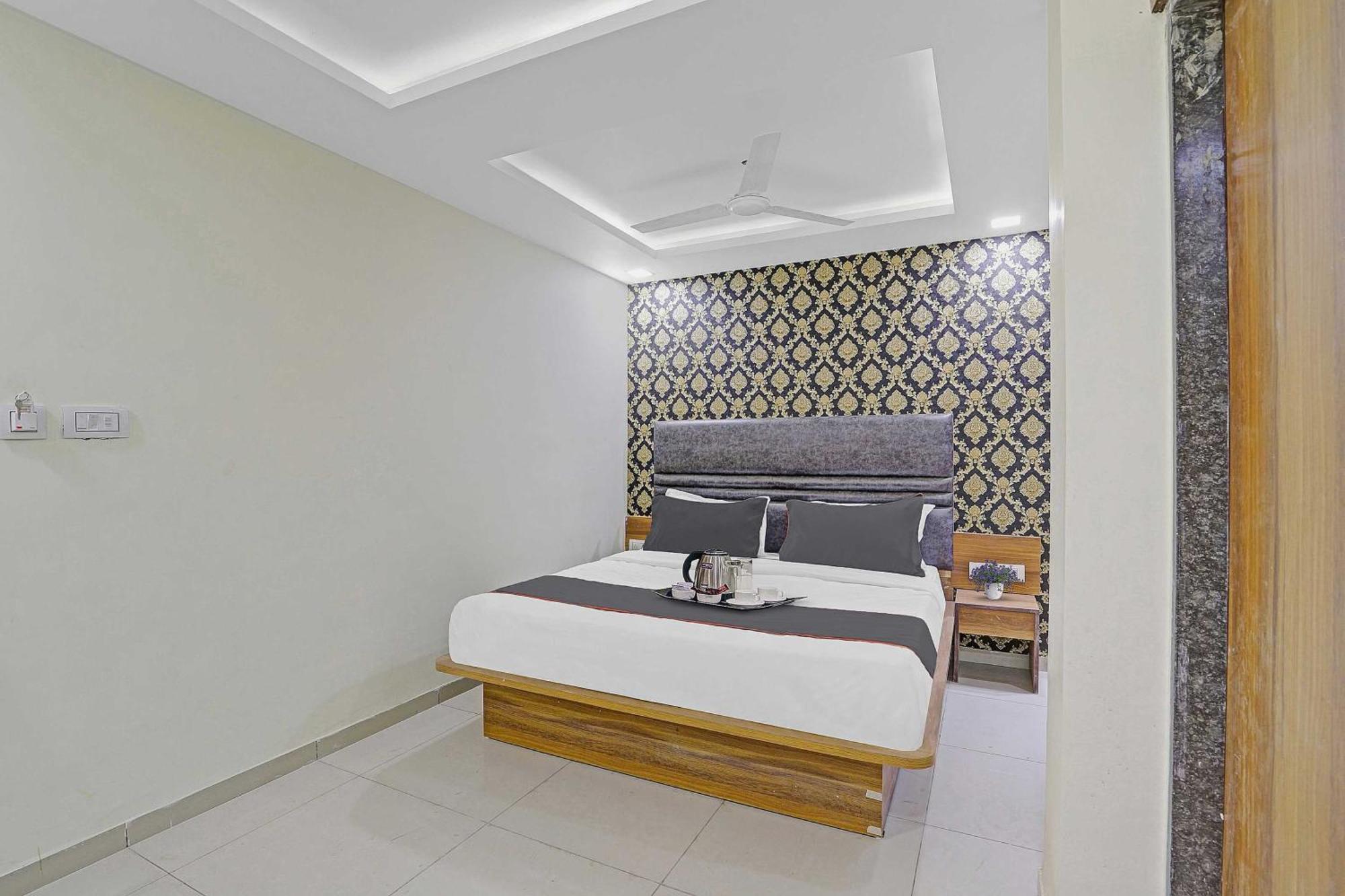 POP 89548 Hotel Hill View Vadodara Buitenkant foto